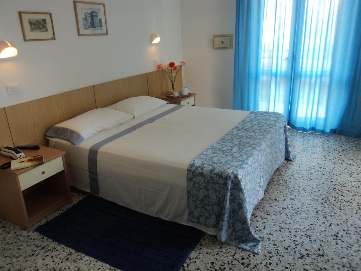 Hotel Irene Riccione Extérieur photo