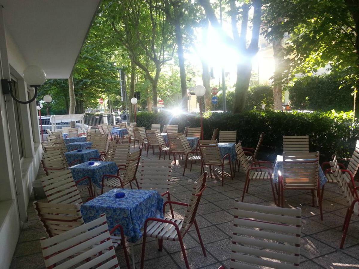 Hotel Irene Riccione Extérieur photo